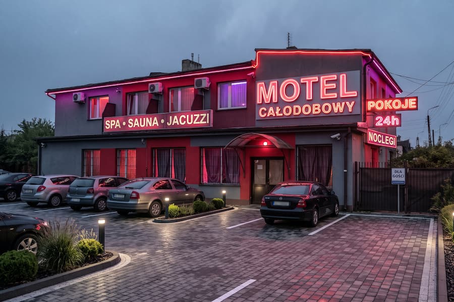 Wynajmujesz studio fotograficzne czy motel na godziny? Prawda o przestrzeniach lifestyle'owych Wynajmujesz studio fotograficzne czy motel na godziny? Prawda o przestrzeniach lifestyle'owych