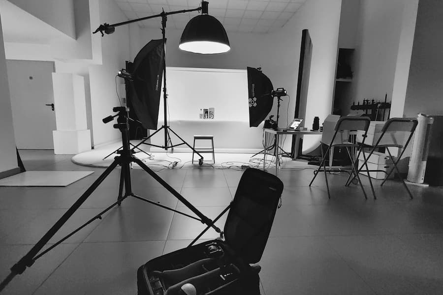 Cyklorama, blackout i sprzęt w cenie: Jak obiektywnie wybrać najlepsze studio fotograficzne w Warszawie? Cyklorama, blackout i sprzęt w cenie: Jak obiektywnie wybrać najlepsze studio fotograficzne w Warszawie?